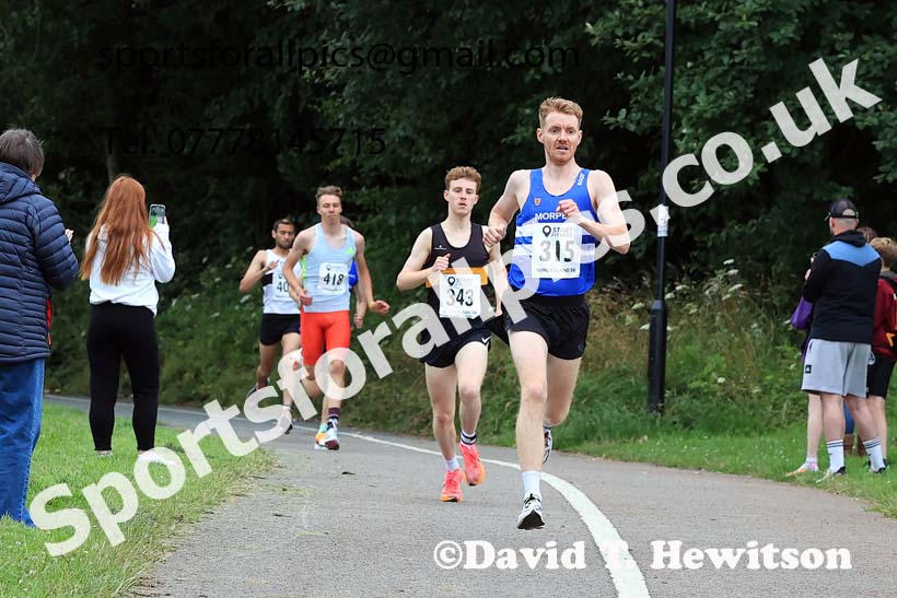Senior men, 2024 Sunderland Harriers 5k, Silksworth, Sunderland.  Photo: David T. Hewitson/Sports for All Pics